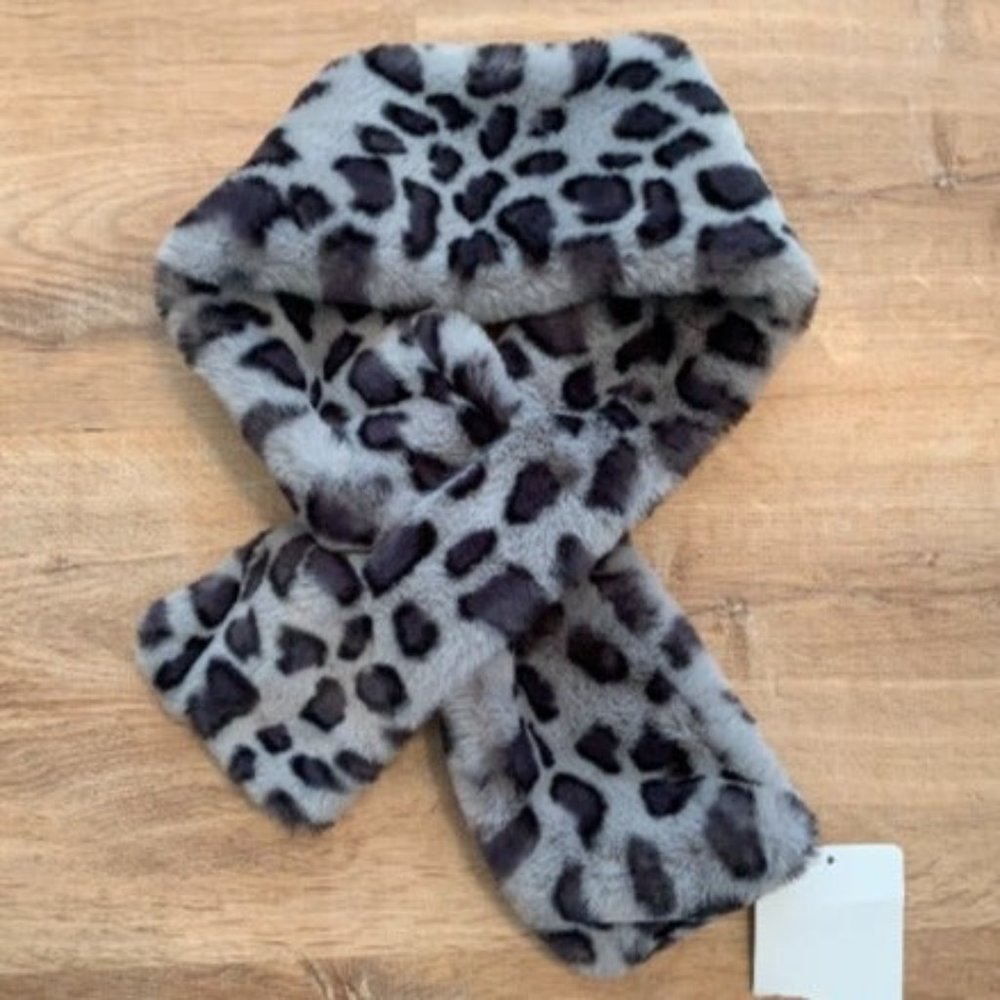 Faux Fur Animal Print Key Hole Scarf